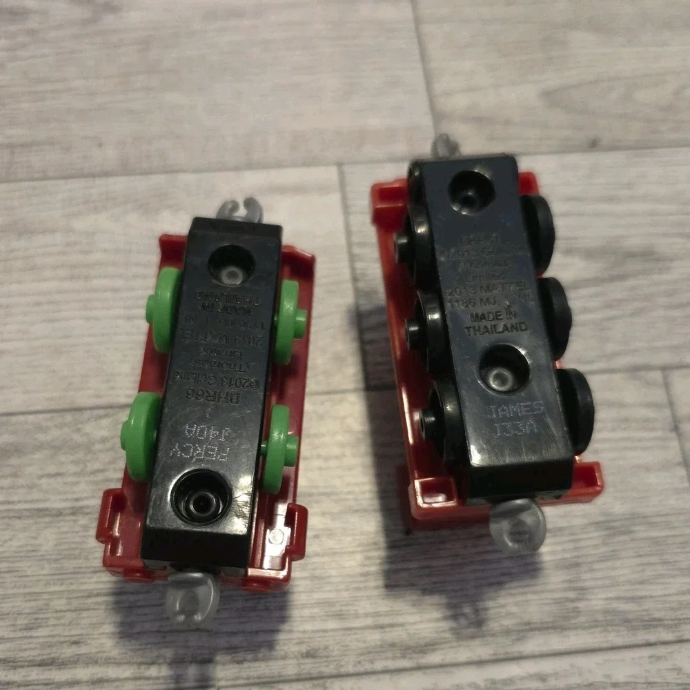 Thomas Train Friends Trackmaster Diecast Push Along Percy Thomas James  Lot Of 2